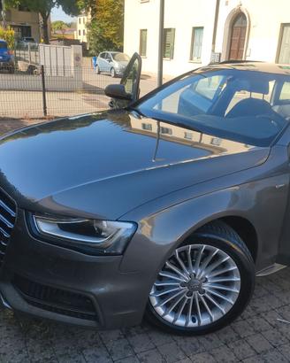 Vettura Audi A4 Avant TDI S Line, 1.968 cc, 150 CV