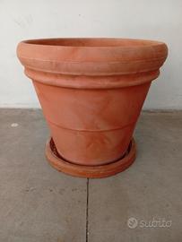 Vasone in resina Elbi