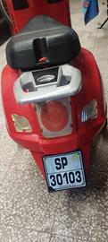 vespa rossa Peg Perego