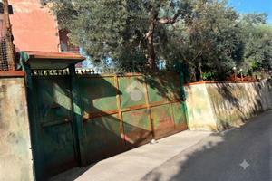 CASA SEMINDIPENDENTE A LETTERE