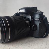 Canon EOS 80D con obiettivo Canon 18-135 mm