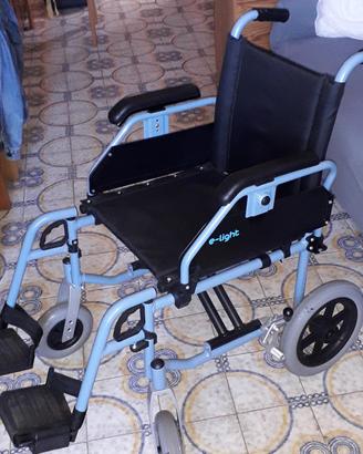 Carrozzina da transito per disabili