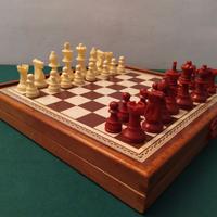 SCACCHIERA LEGNO CON CONTENITORE SCACCHI E PEDINE