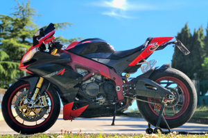 Aprilia Rsv4 2011 factory