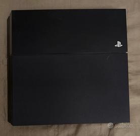 Ps4 con due joypas e due giochi a scelta