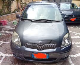 Toyota Yaris 1.0i 16V cat 5 porte Sol
