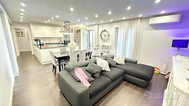 TRILOCALE RISTRUTTURATO CON BOX E POSTO AUTO