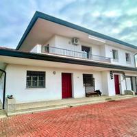 Spazi generosi e indipendenza: villa tricamere ...