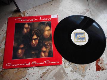 Vinile Anymore ft. Sonia Brown Falling in love