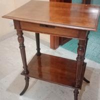 tavolino in legno con ribalta