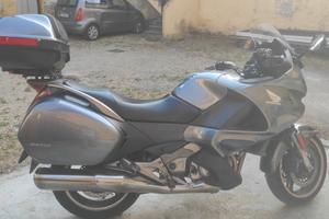 HONDA DEAUVILLE 700 ABS