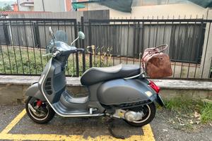 Vespa 300