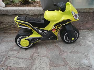 moto giocattolo