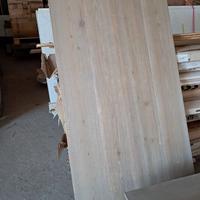 Pavimentazione tipo Parquet, porte e finestre