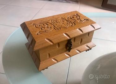 Cofanetto portagioie in legno