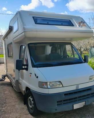 Noleggio Camper Mansardato in Puglia