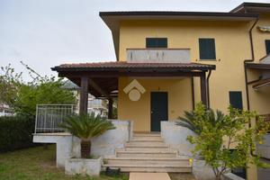 VILLA A SCHIERA A FUSCALDO