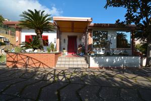 SAN FILIPPO -Nuda proprietà con ampi spazi esterni