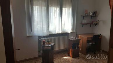 Stanza singola di buone dimensioni