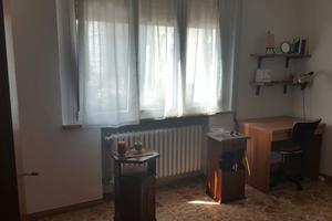 Stanza singola di buone dimensioni