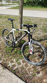 Mountain bike carbonio (Taglia M)