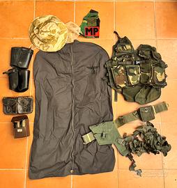 Lotto militaria misto equipaggiamento militare