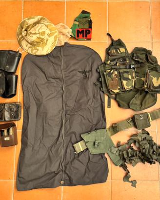 Lotto militaria misto equipaggiamento militare