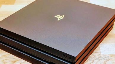 PlayStation 4 pro 1 TB 2 joypad + giochi