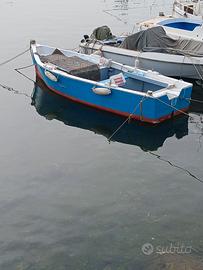 Lancia da pesca fuoribordo