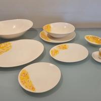 Set di piatti Thun per 12 persone + due vassoi