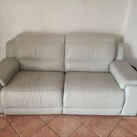 Divano in pelle con 2 meccanismi relax