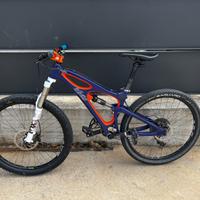 Mtb enduro in carbonio taglia s