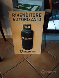 insegna pubblicitaria 