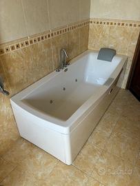 Vasca Idromassaggio Jacuzzi “The Young Collection”