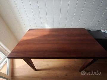 Tavolo allungabile in legno