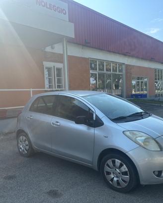 Toyota Yaris 1.0 5 porte