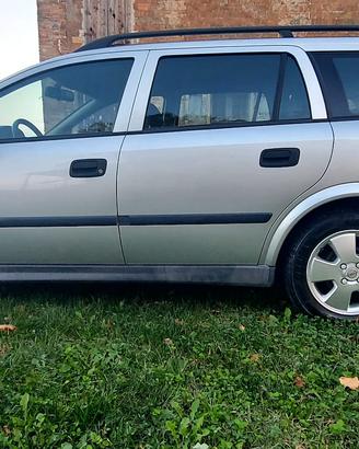 Opel Astra 1.6 SW Anno 2002