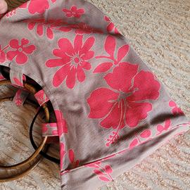 Borsa in tela con manici in bambù 