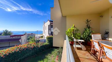 PORZIONE DI TRIFAMILIARE A FORMIA