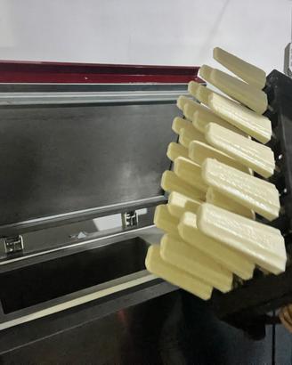 Macchina gelato e atrezzatura