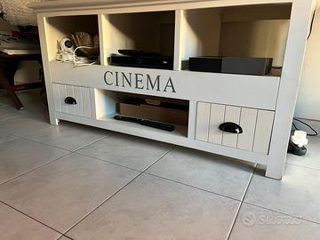 Poltrona e mobile Tv