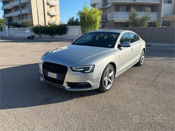 Audi A5 praticamente perfetta