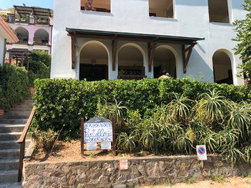 Villa ridente (gioiosa marea)