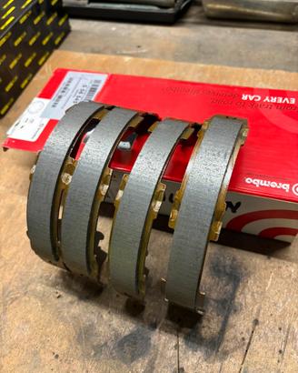 Ganasce Freni Posteriori Nissan (brembo)