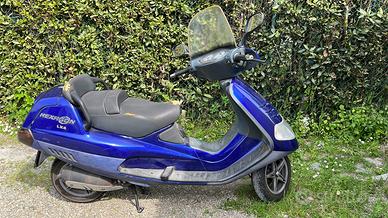 Piaggio Hexagon 125