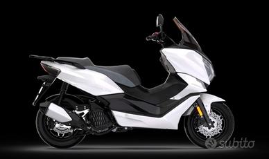 NUOVA Cyclone SC 125 ABS + TCS - Agilità Urbana & 
