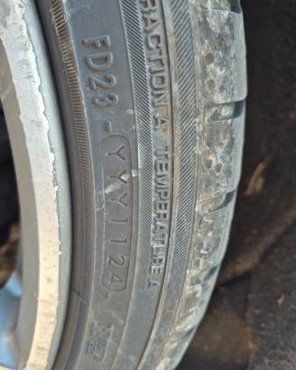 gomme 80% yokohama 245 35 r19 93w