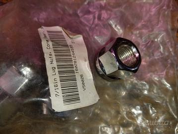 Ford Escort MK1 dadi ruota