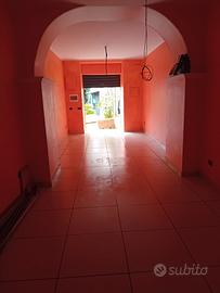 Due locali adiacenti in vibo valentia marina