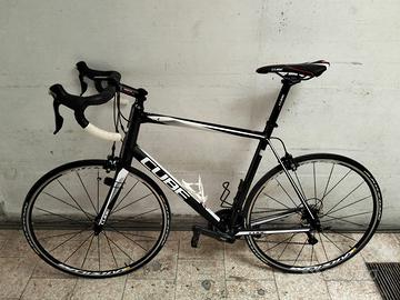 Bici da corsa CUBE PELOTON